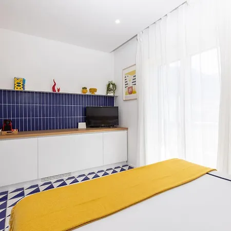 Sorrentovibes - Modern In With Views Gasthof Sorrent